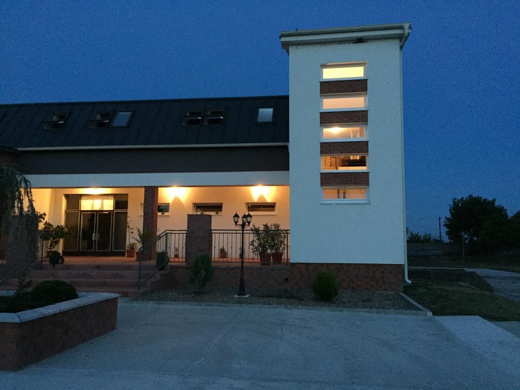 Guest House Hodus Vydrany Экстерьер фото